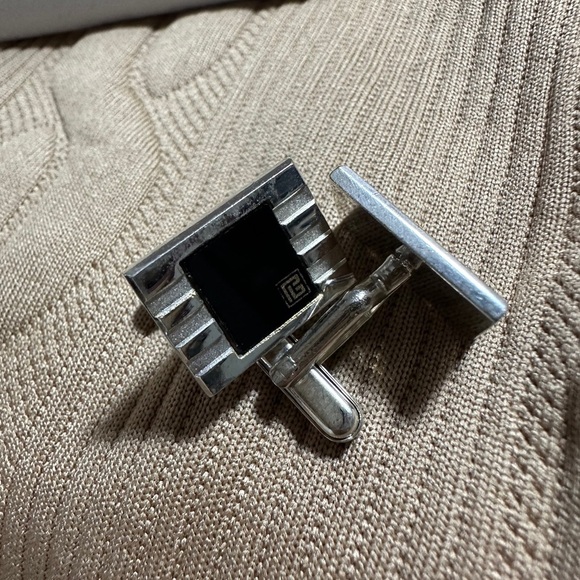 Silver and Black enamel Cufflinks - Picture 14 of 16